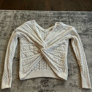 Chic Cream‎ V-Neck Sweater